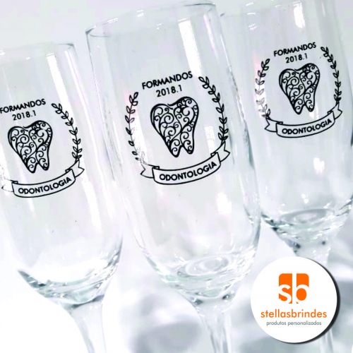 Taça de vidro personalizada